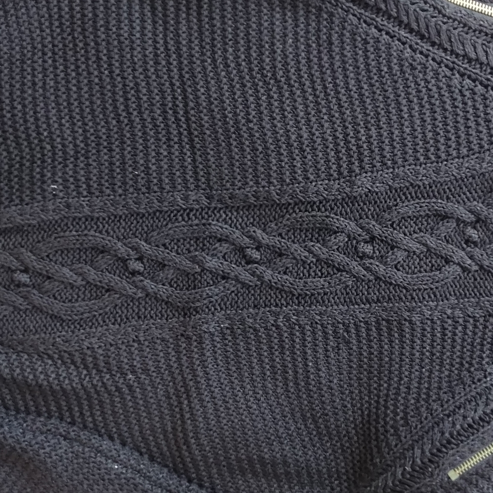 Sweater - Picture 4 of 7